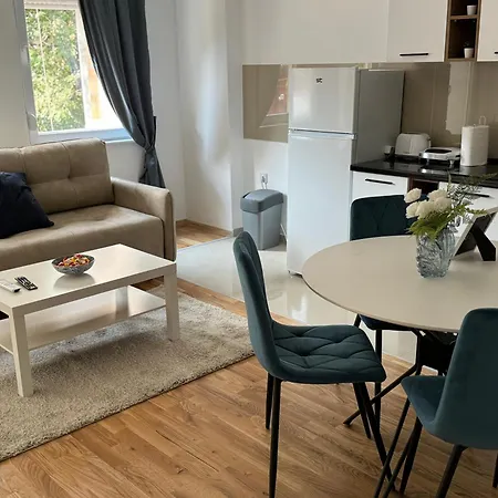 Nn 1 Apartment *